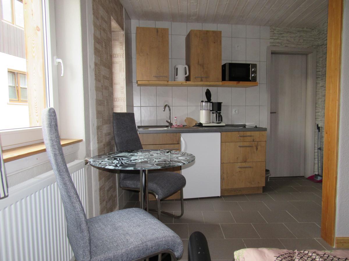 Ferienapartments Am Dorfplatz Langscheid  Esterno foto