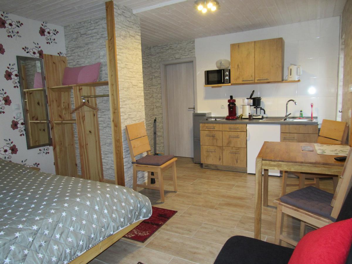 Ferienapartments Am Dorfplatz Langscheid  Esterno foto